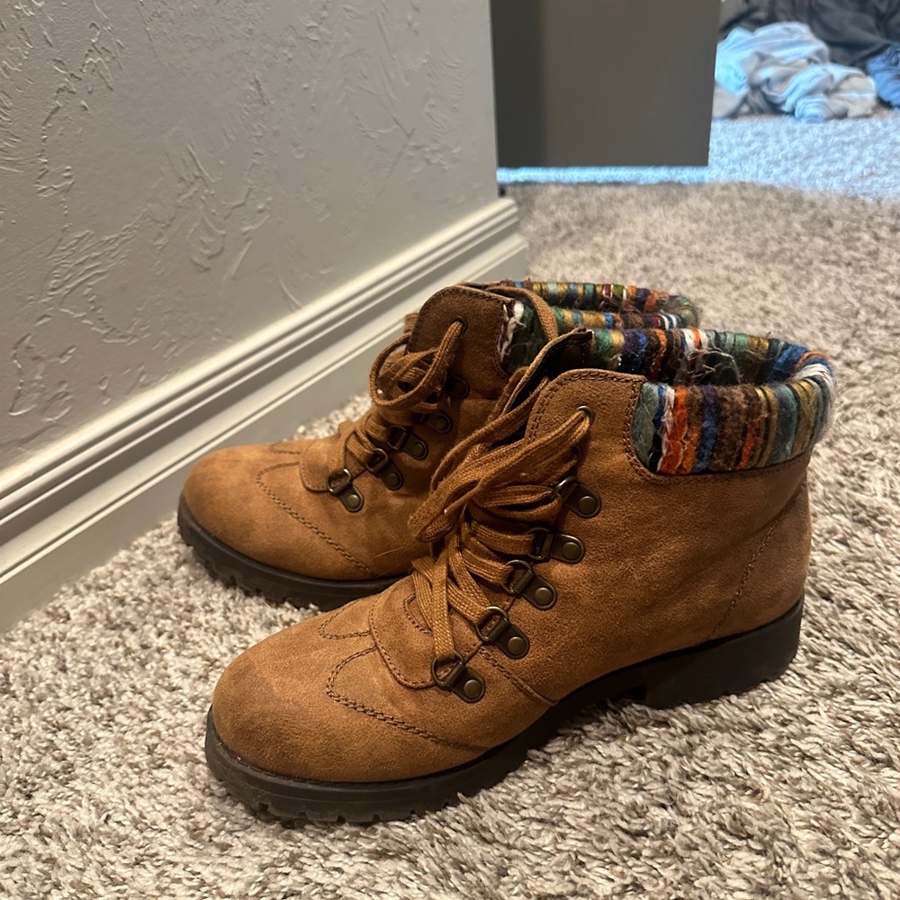 Cliffs by WHITE MOUNTAIN Brown Winter Boots with Padded Collar